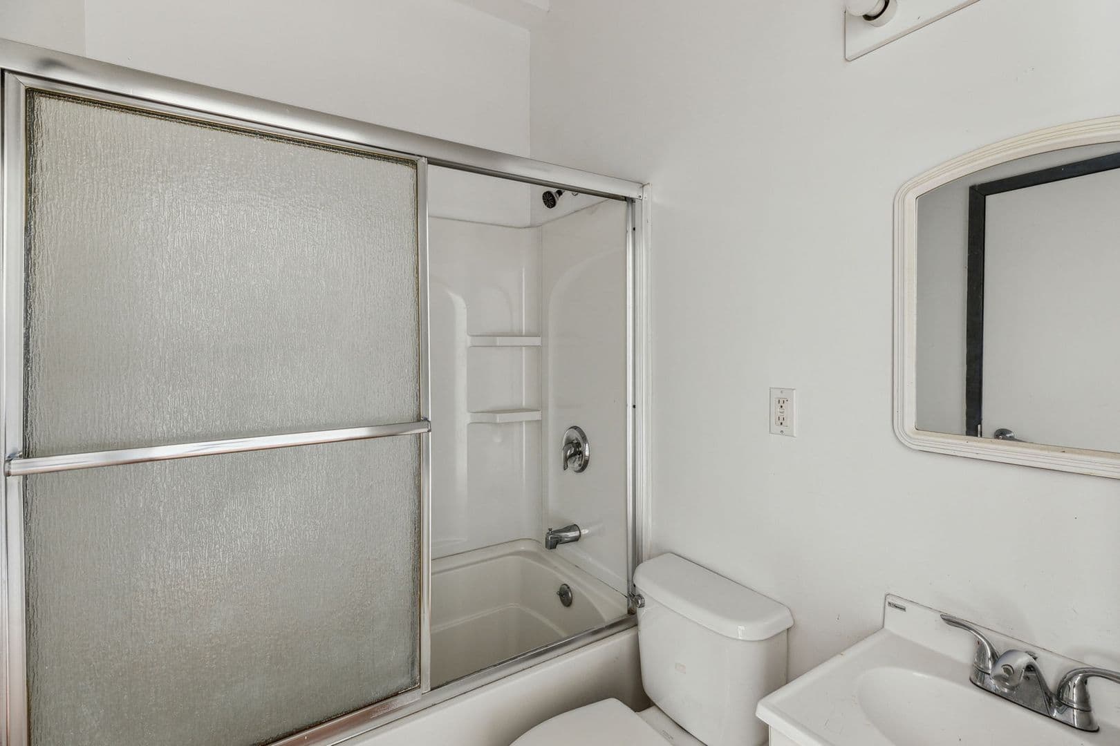 Upper Darby Apartment: 7327-31 West Chester Pike