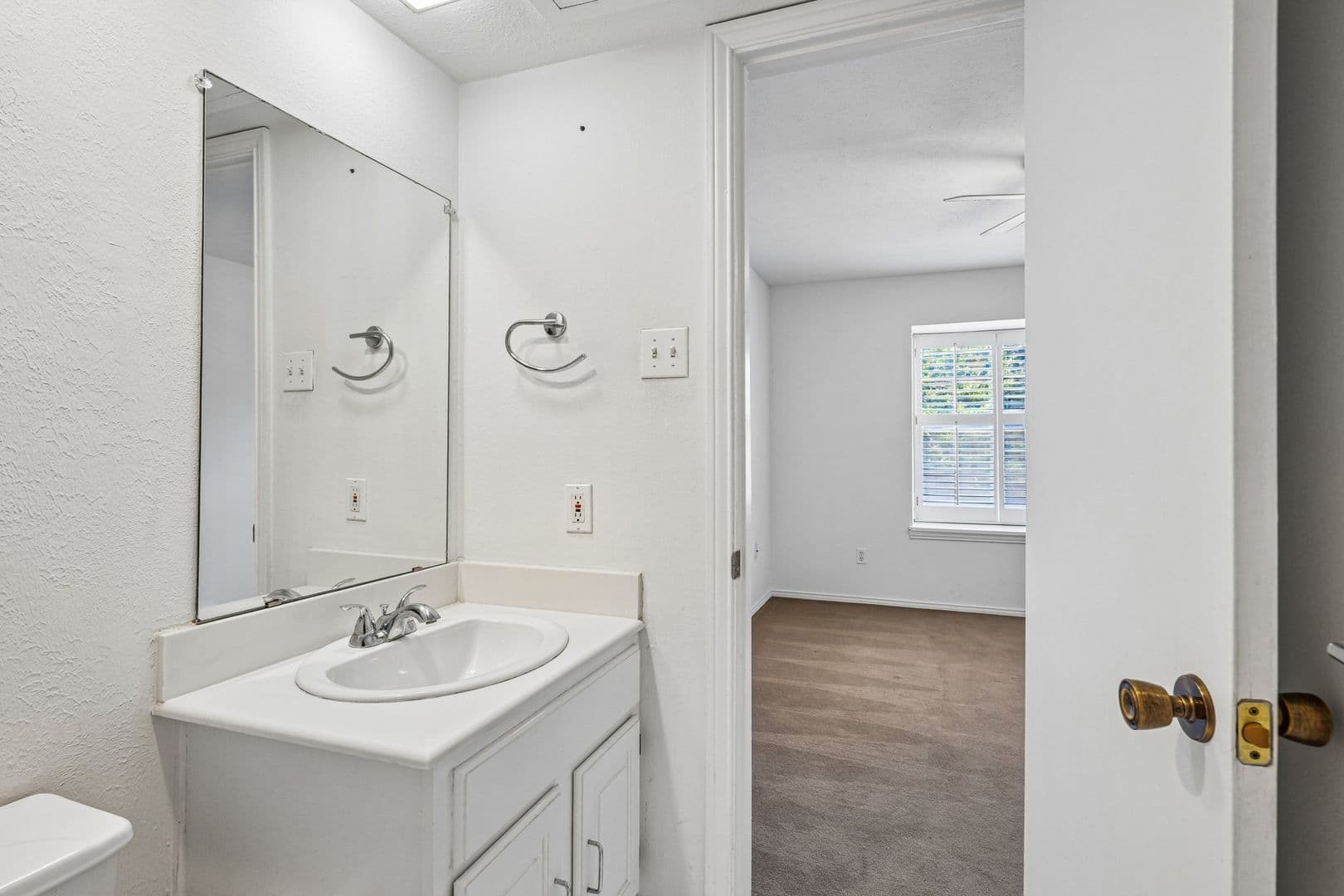 Dallas Apartment: 4320-4330 Travis St