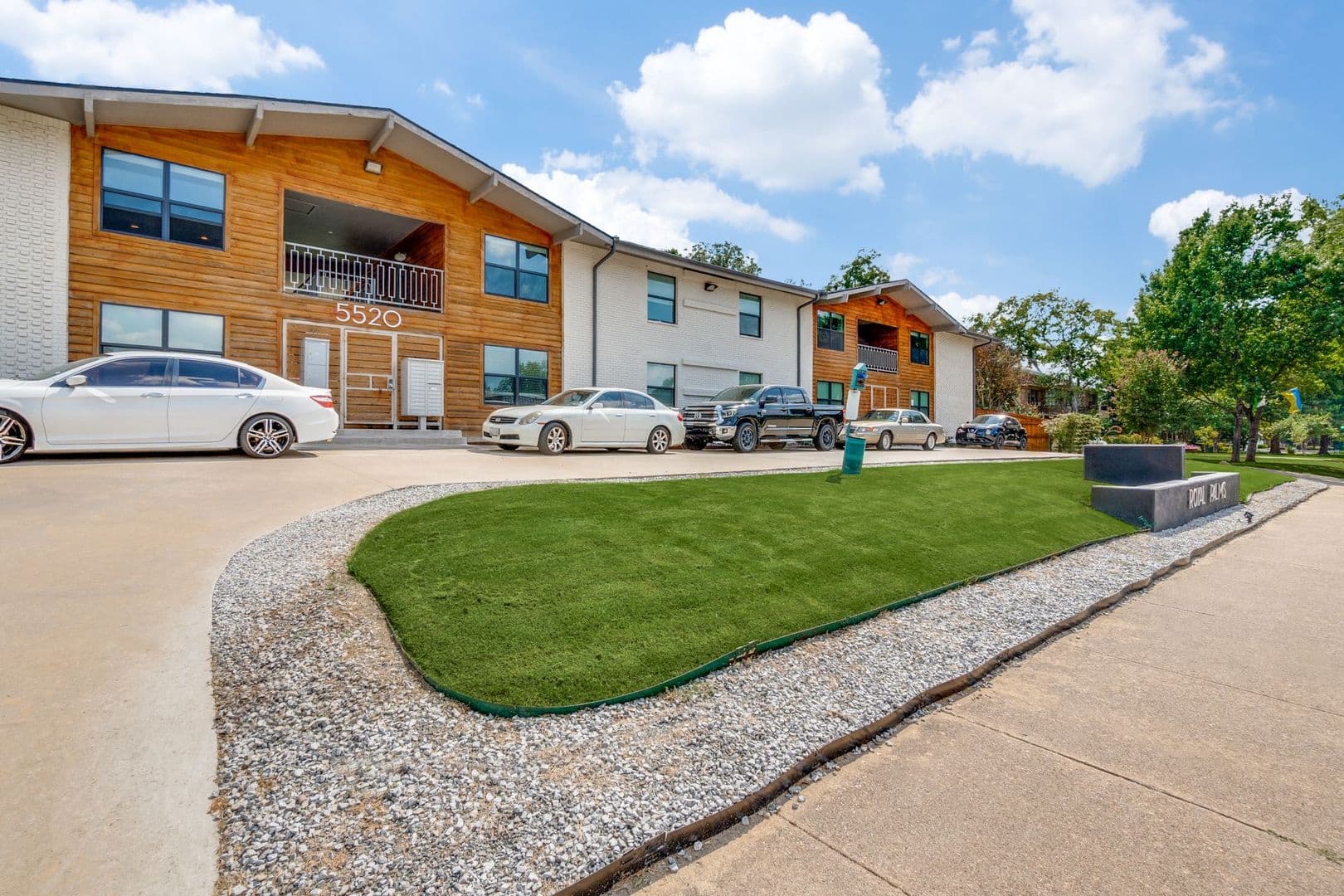 Dallas Apartment: 5520 Gaston Ave