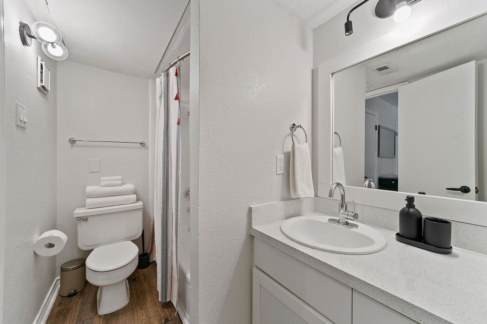Dallas Apartment: 9600 Golf Lakes Trail