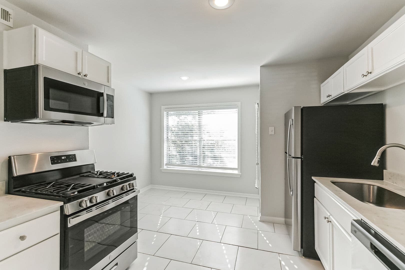 Dallas Apartment: 6202 Gaston Ave