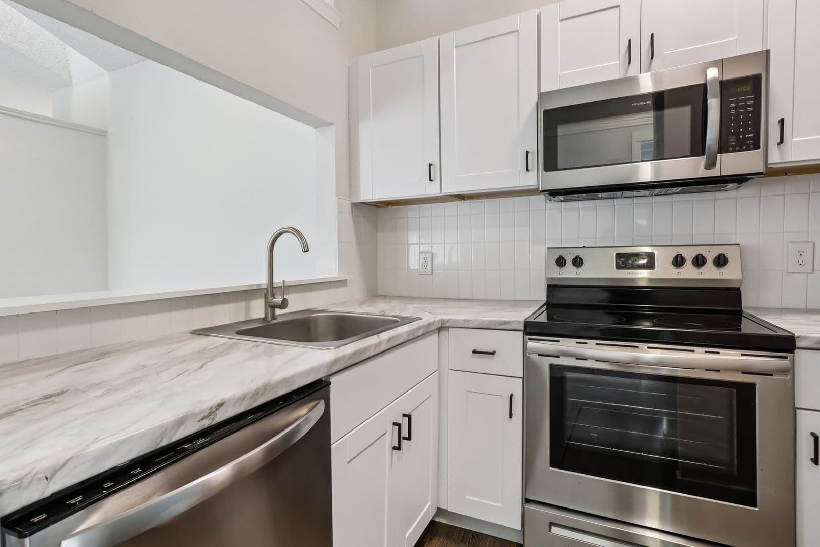 Dallas Apartment: 6003 Ridgecrest Rd
