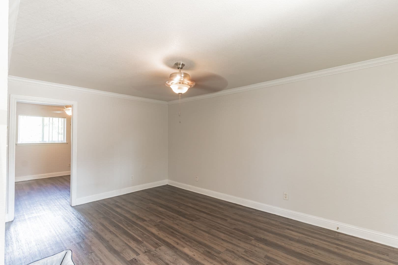 Dallas Apartment: 929 N Marsalis Ave