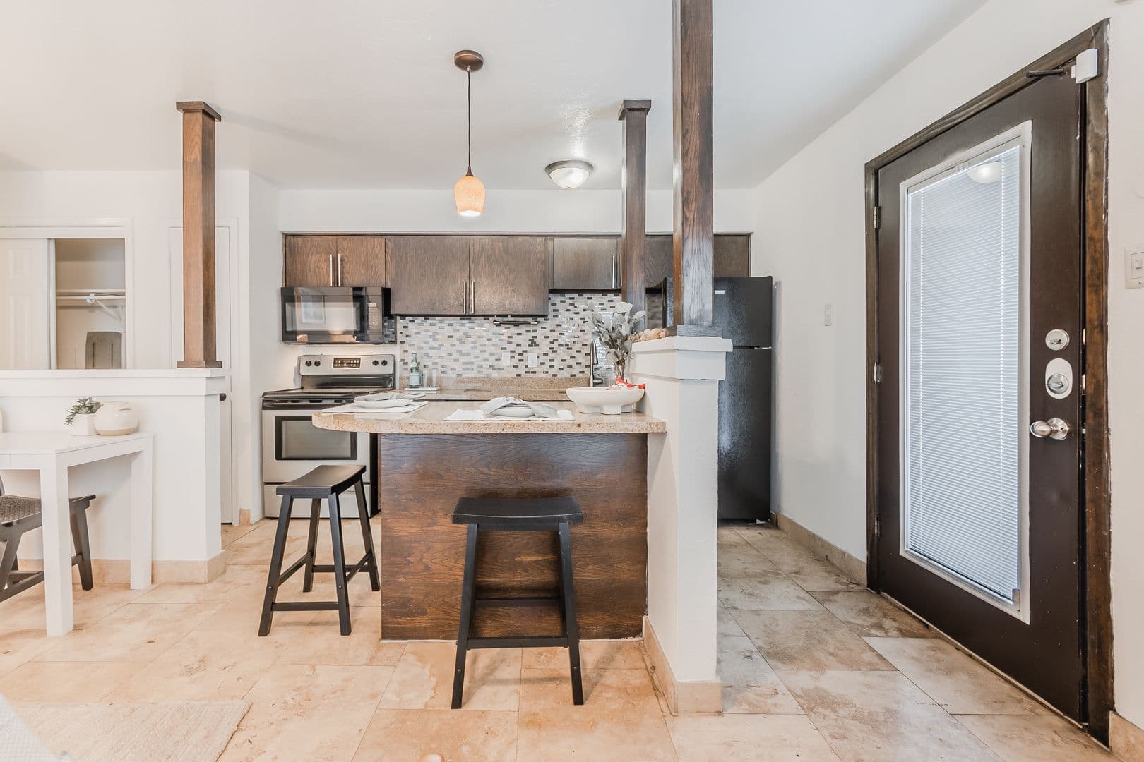Dallas Apartment: 6466 Ridgecrest Rd