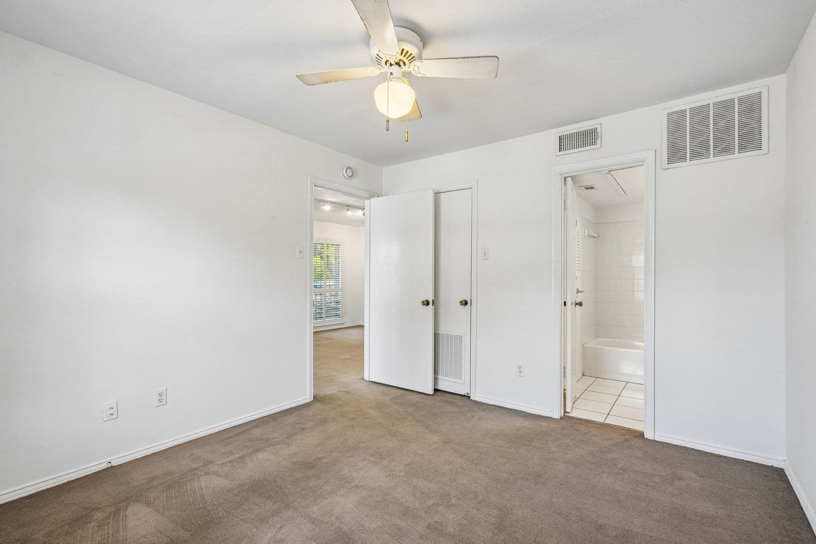 Dallas Apartment: 4320-4330 Travis St