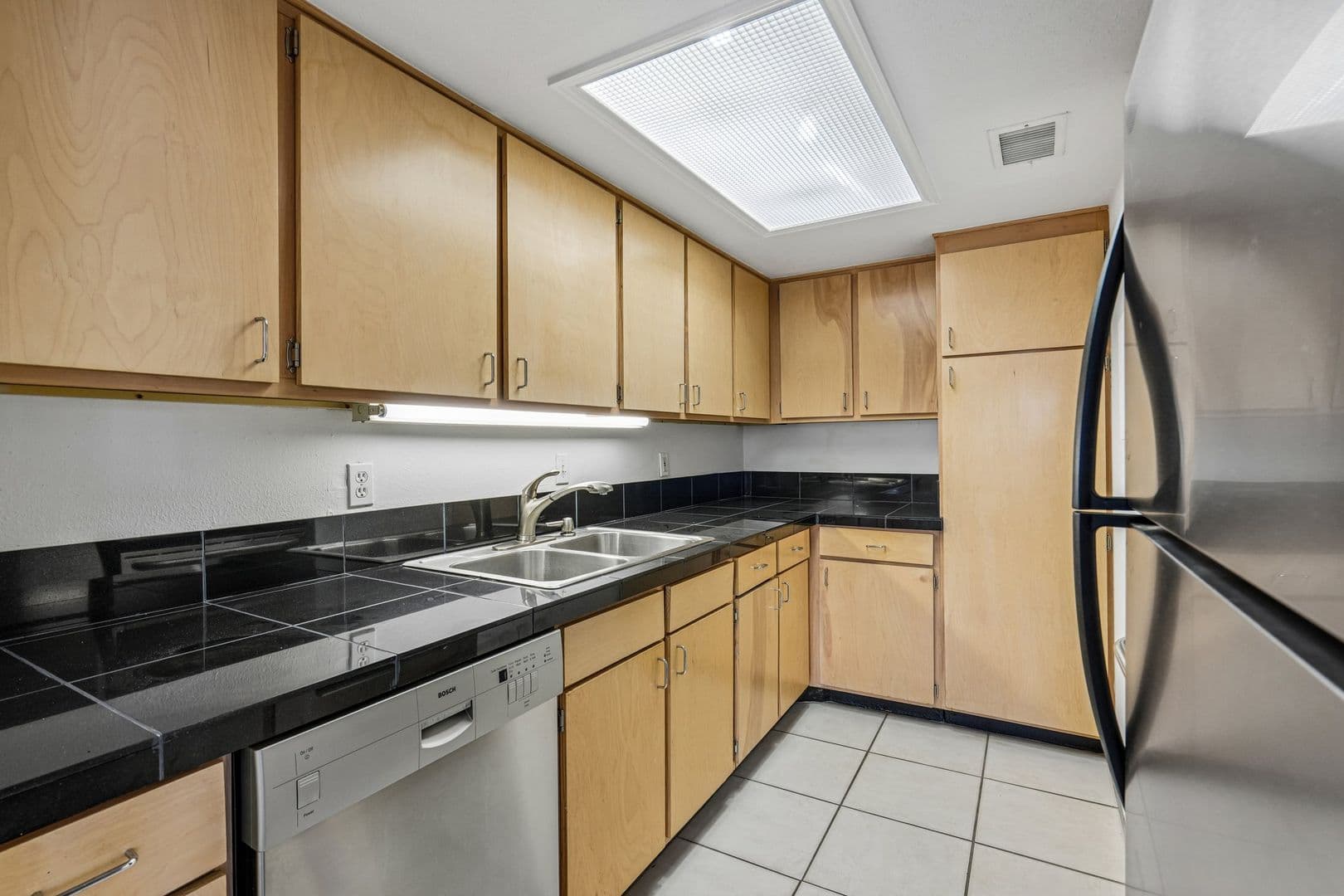 Dallas Apartment: 4320-4330 Travis St