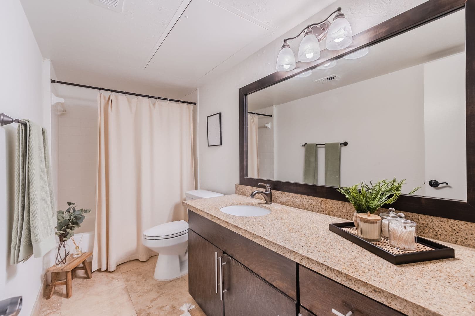 Dallas Apartment: 6466 Ridgecrest Rd