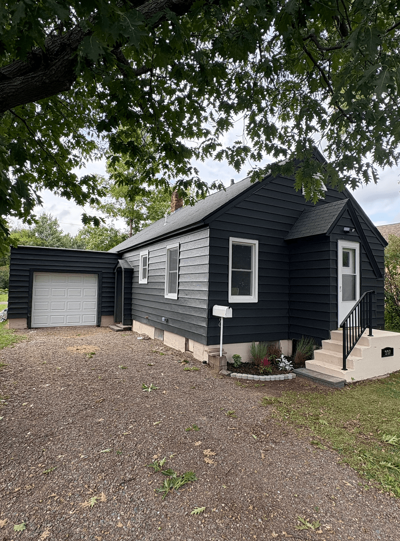 Cloquet House: 337 21st St.