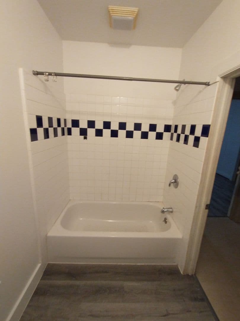 Duluth Apartment: 13302 west 3rd street