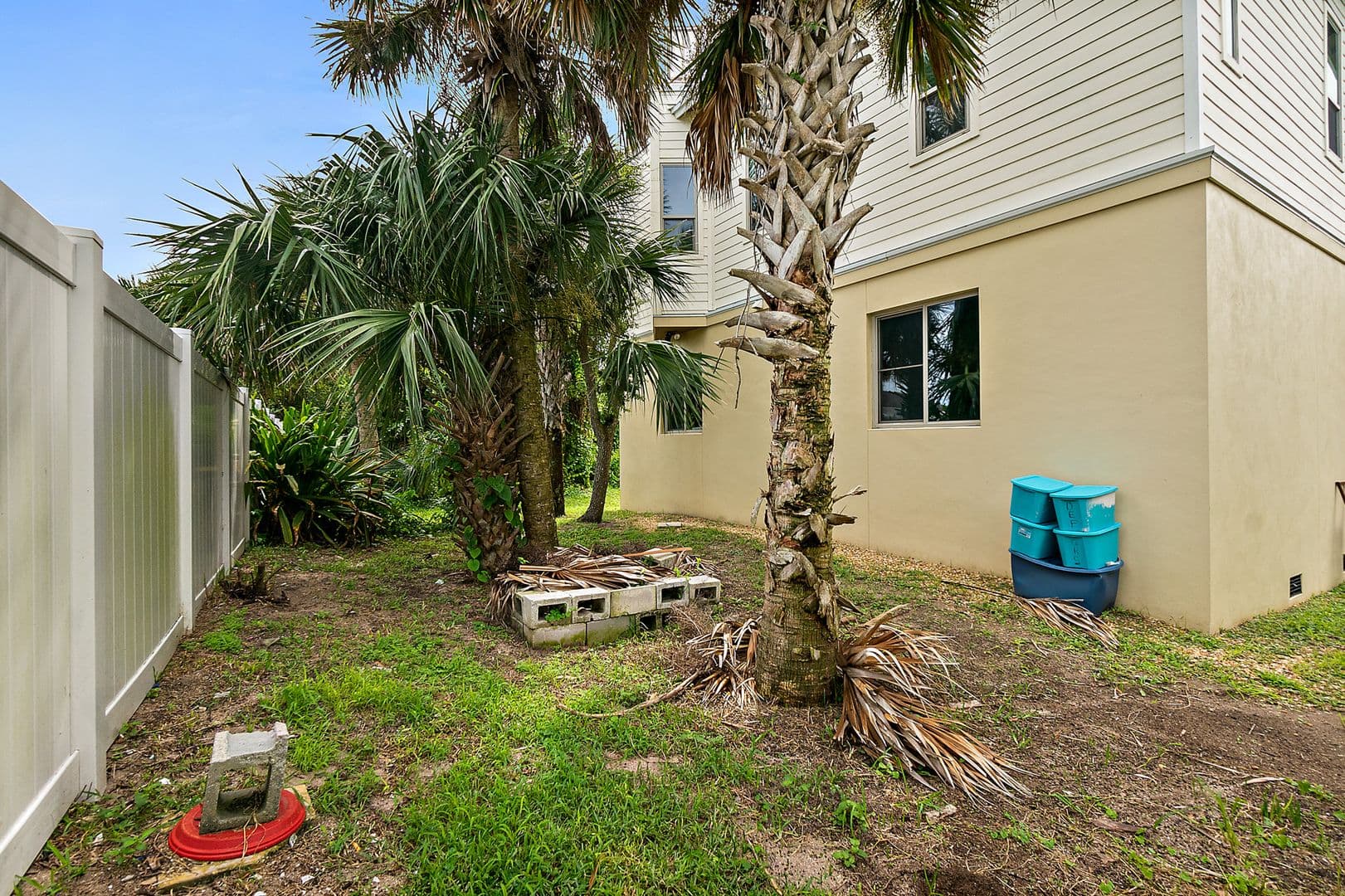 Flagler Beach House: 716 N Daytona Avenue