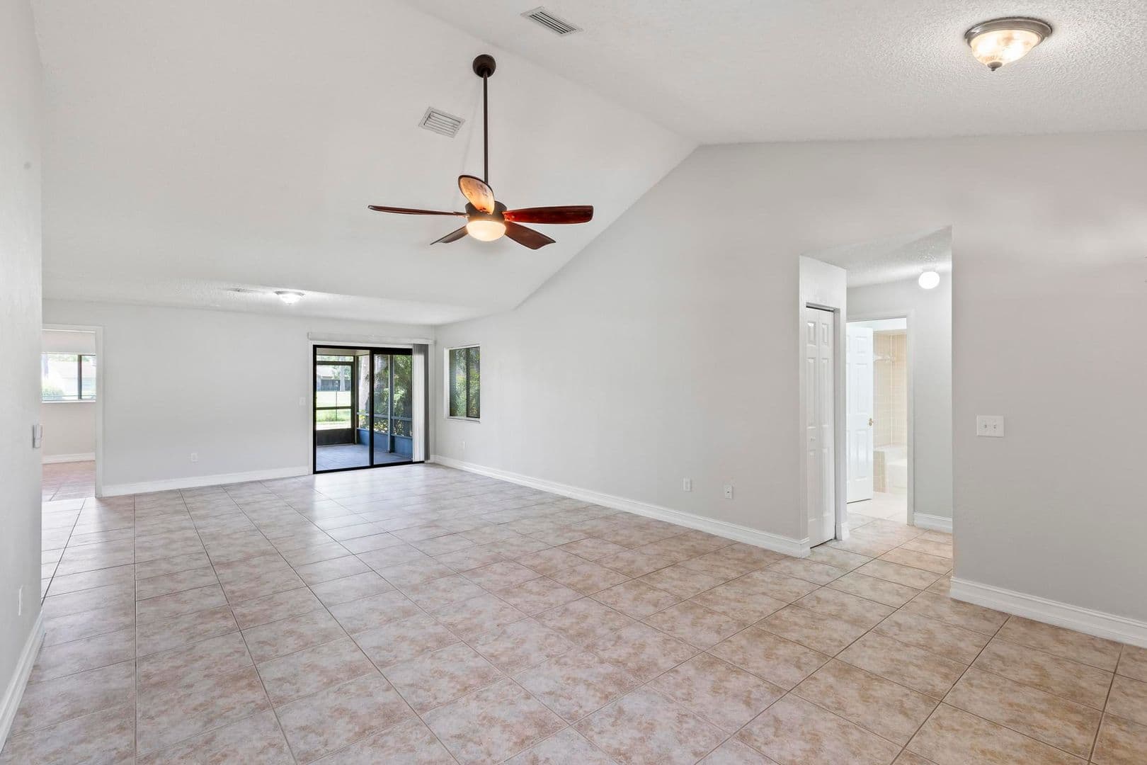 Palm Coast House: 50 Westlee Lane