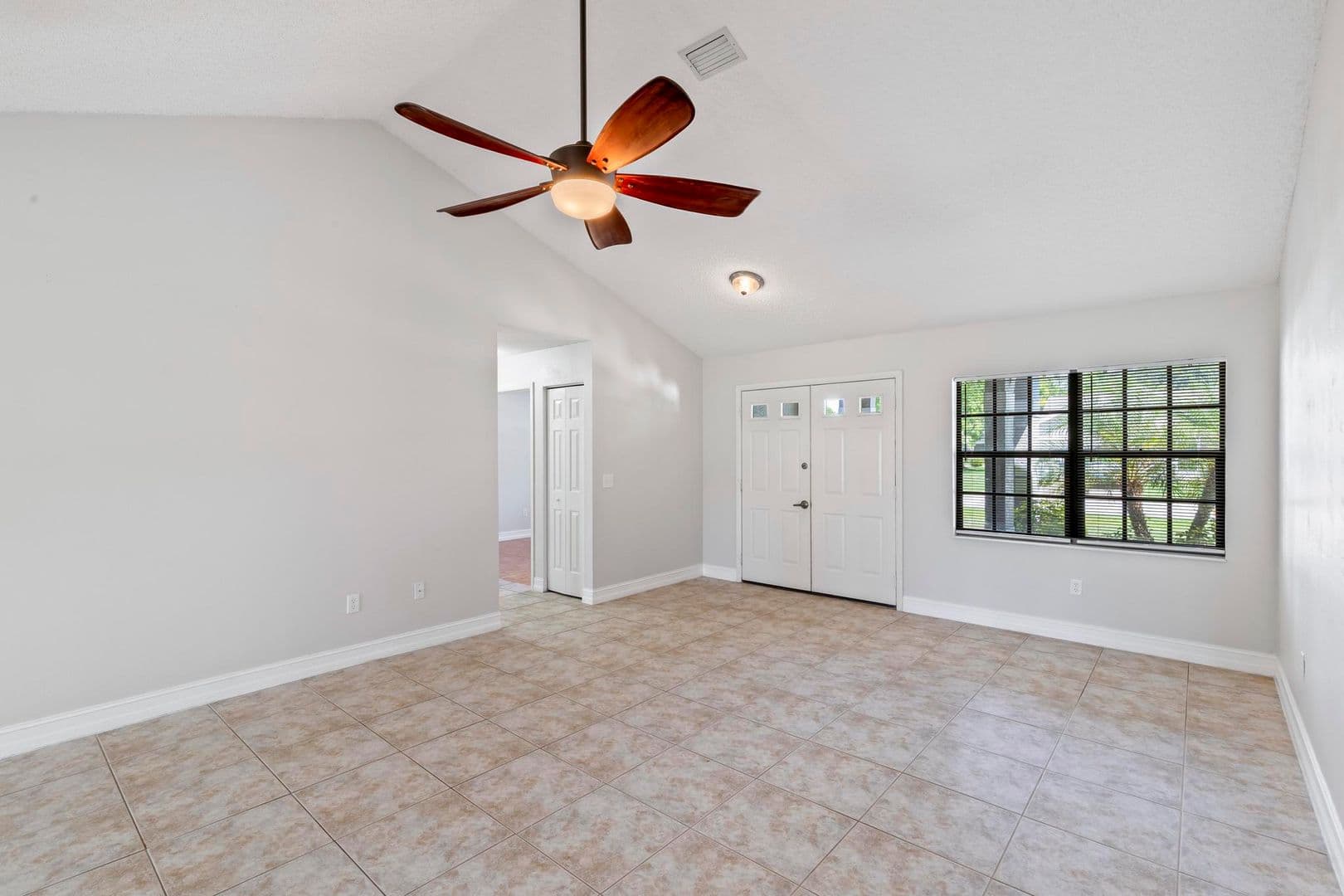 Palm Coast House: 50 Westlee Lane
