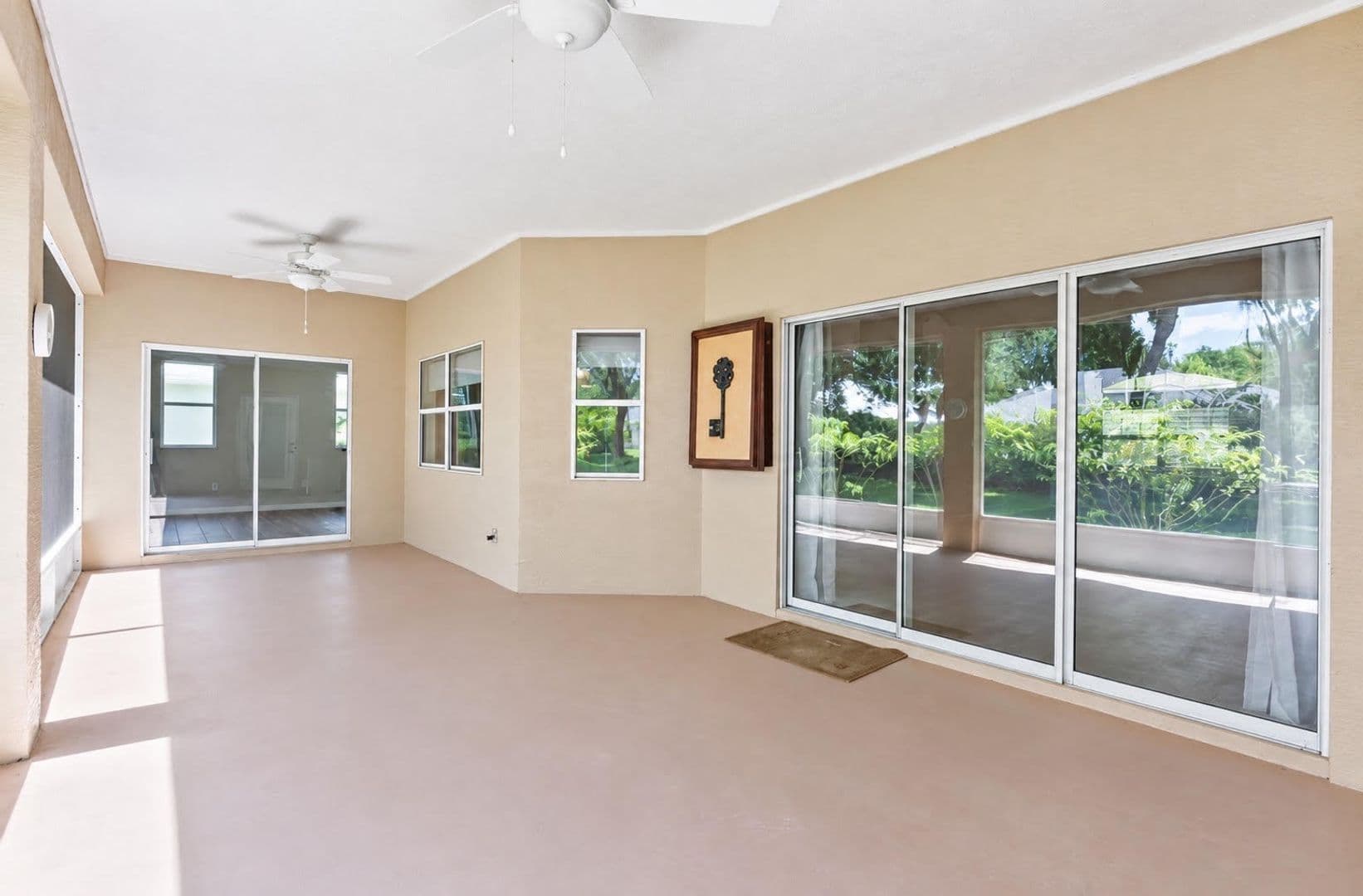Ormond Beach House: 24 Lakecliff Drive