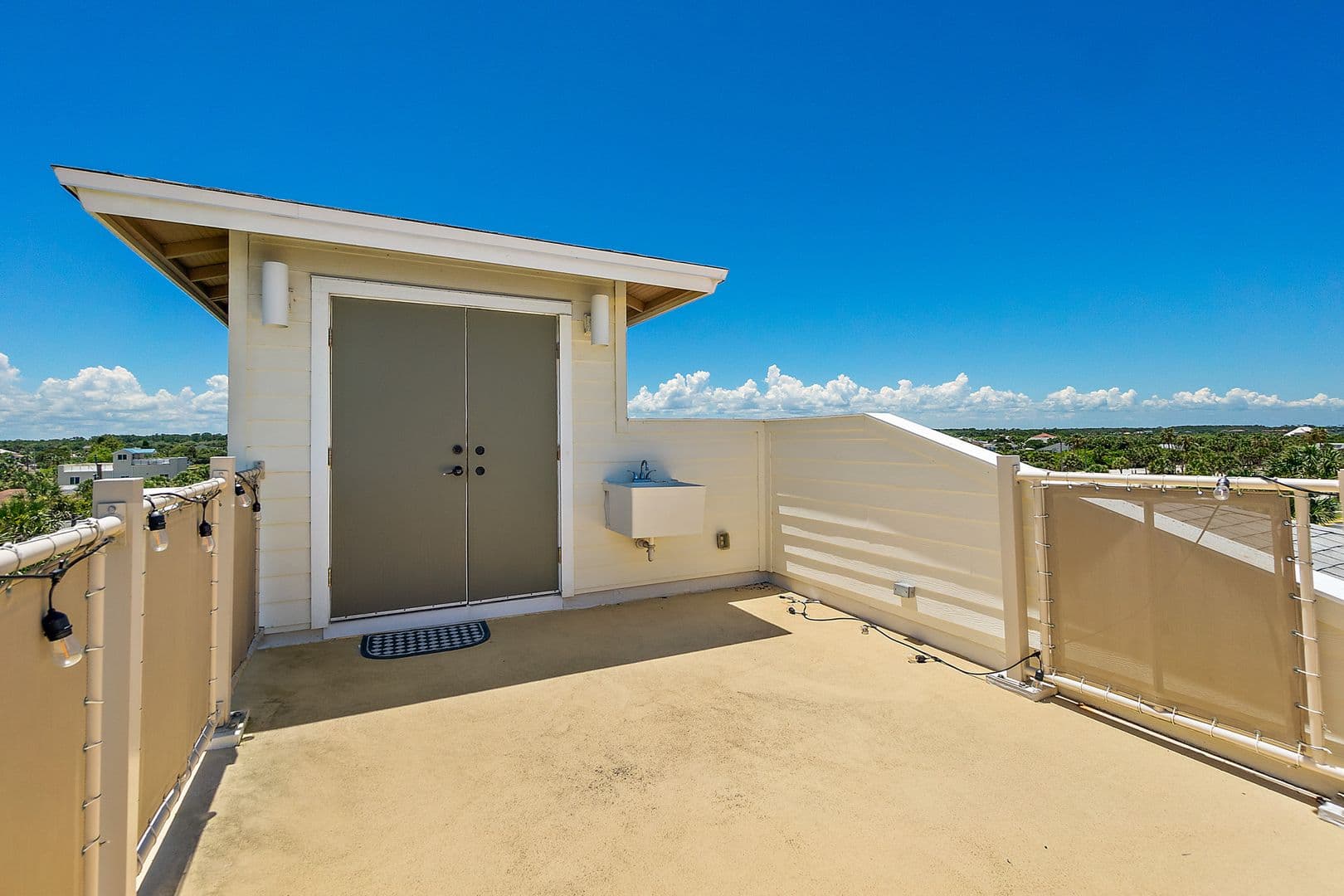 Flagler Beach House: 716 N Daytona Avenue