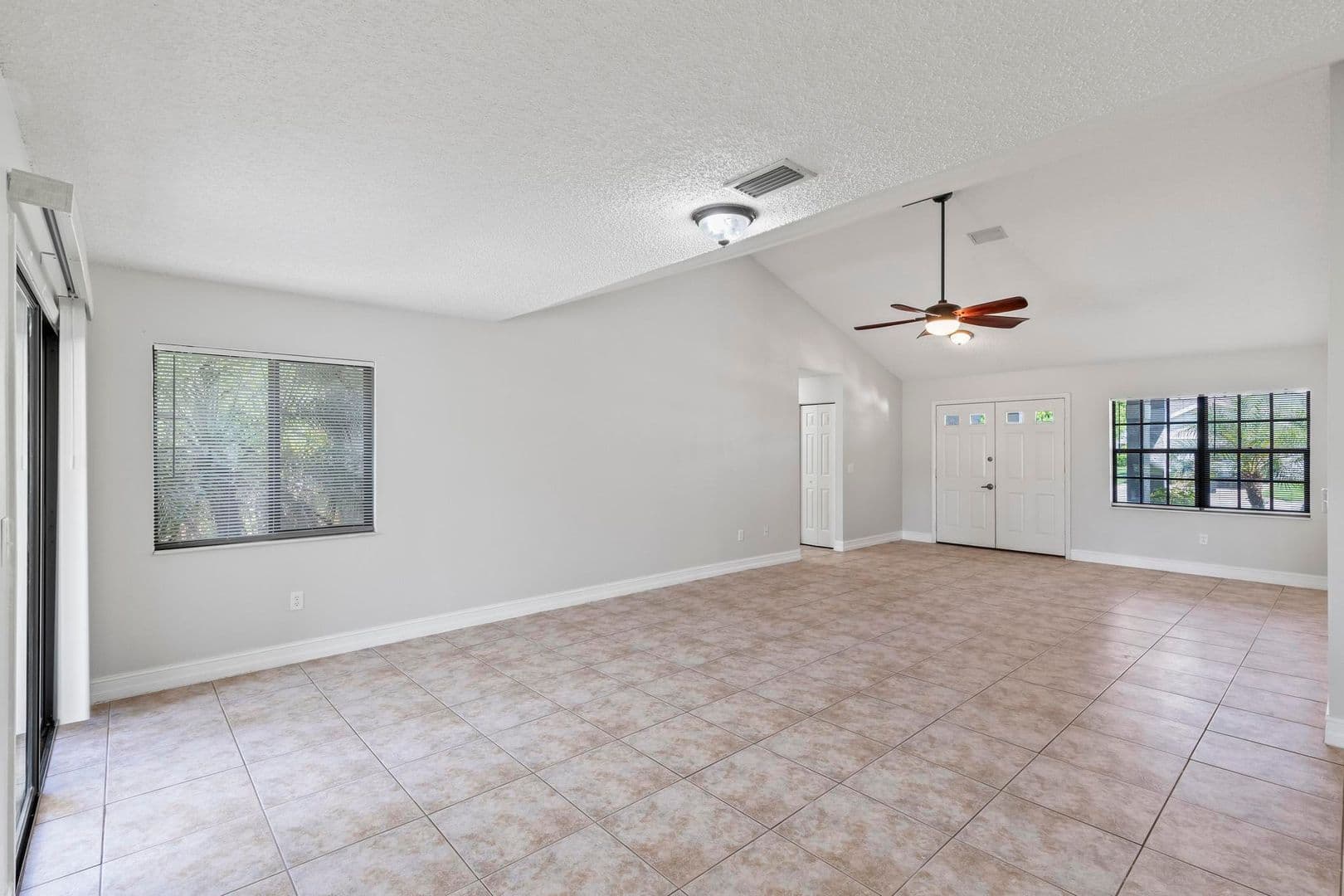 Palm Coast House: 50 Westlee Lane