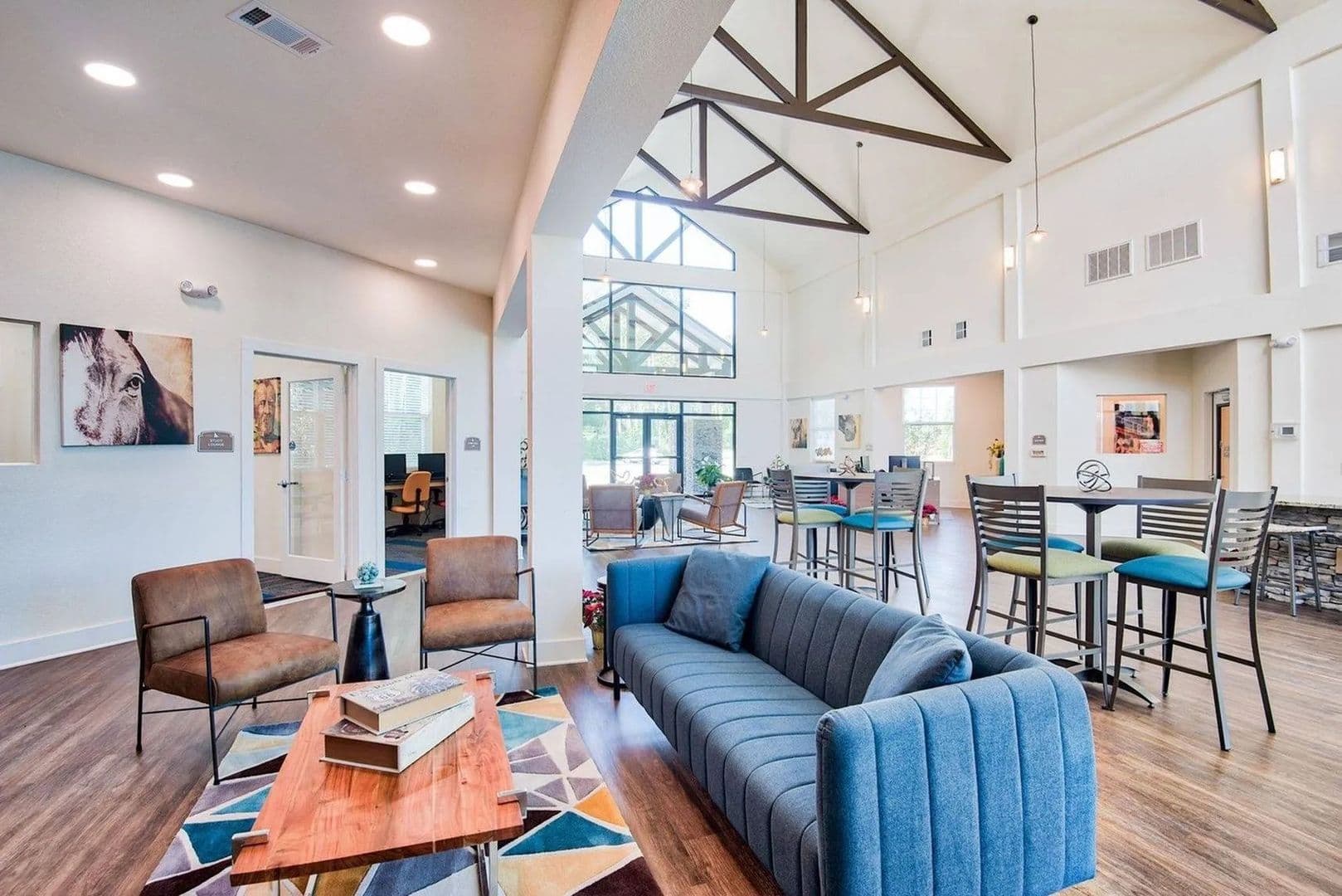 Hammond Apartment: 2400 N Morrison Blvd