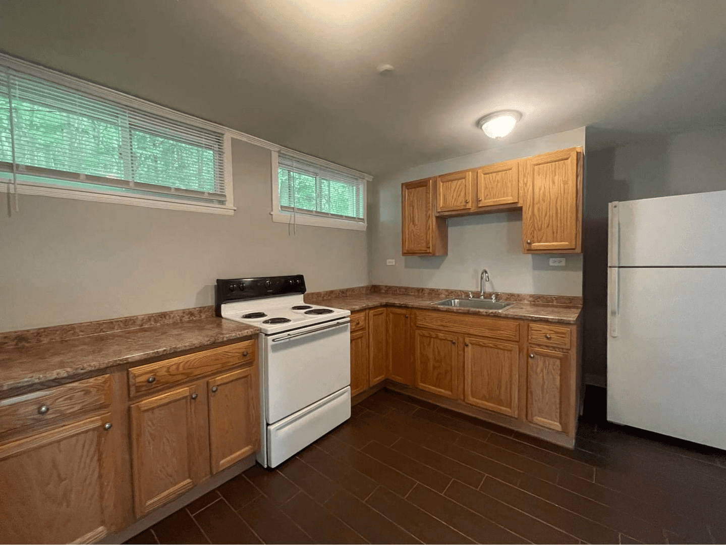 Storrs Apartment: 101 S Eagleville Rd