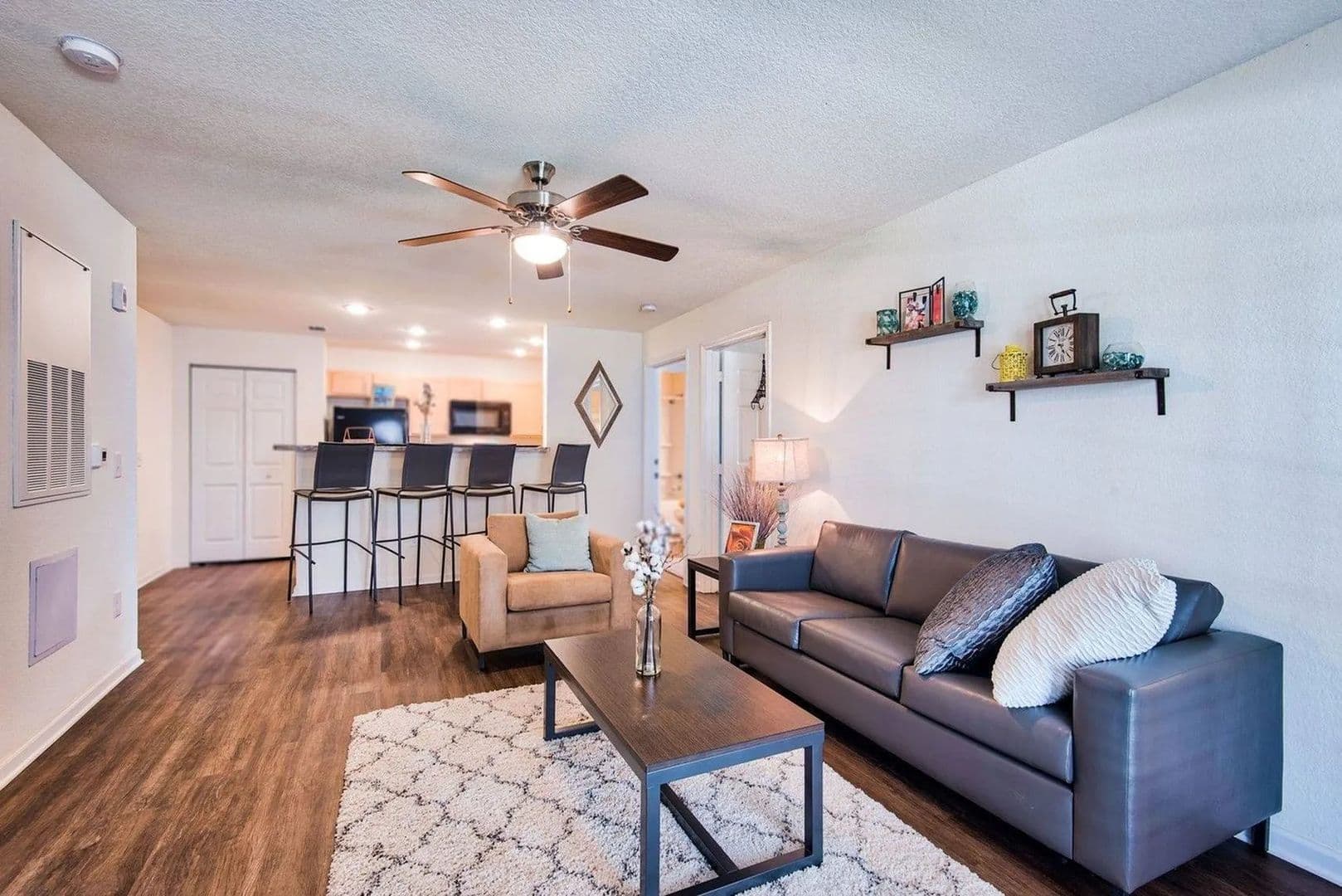 Hammond Apartment: 2400 N Morrison Blvd