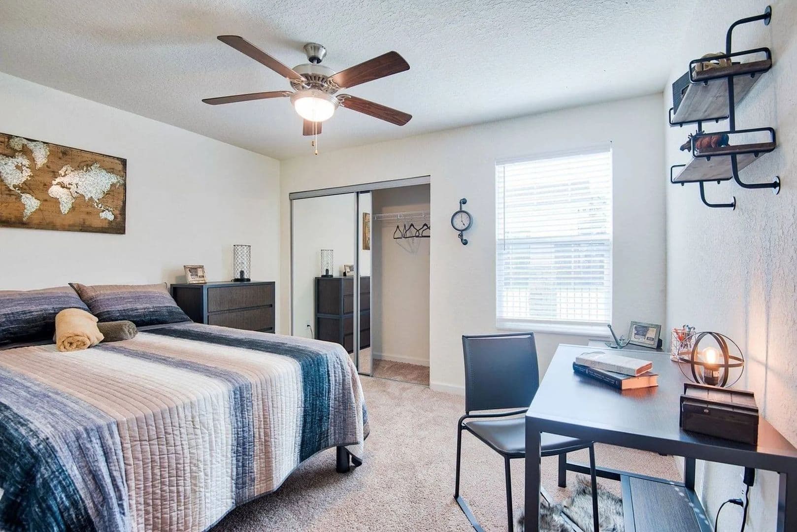 Hammond Apartment: 2400 N Morrison Blvd