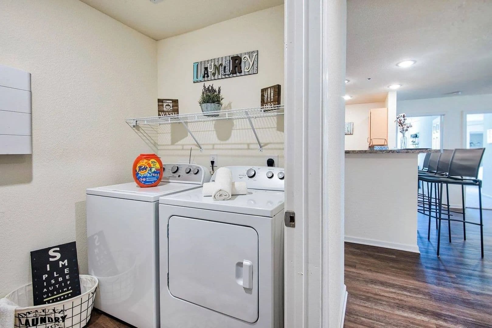 Hammond Apartment: 2400 N Morrison Blvd