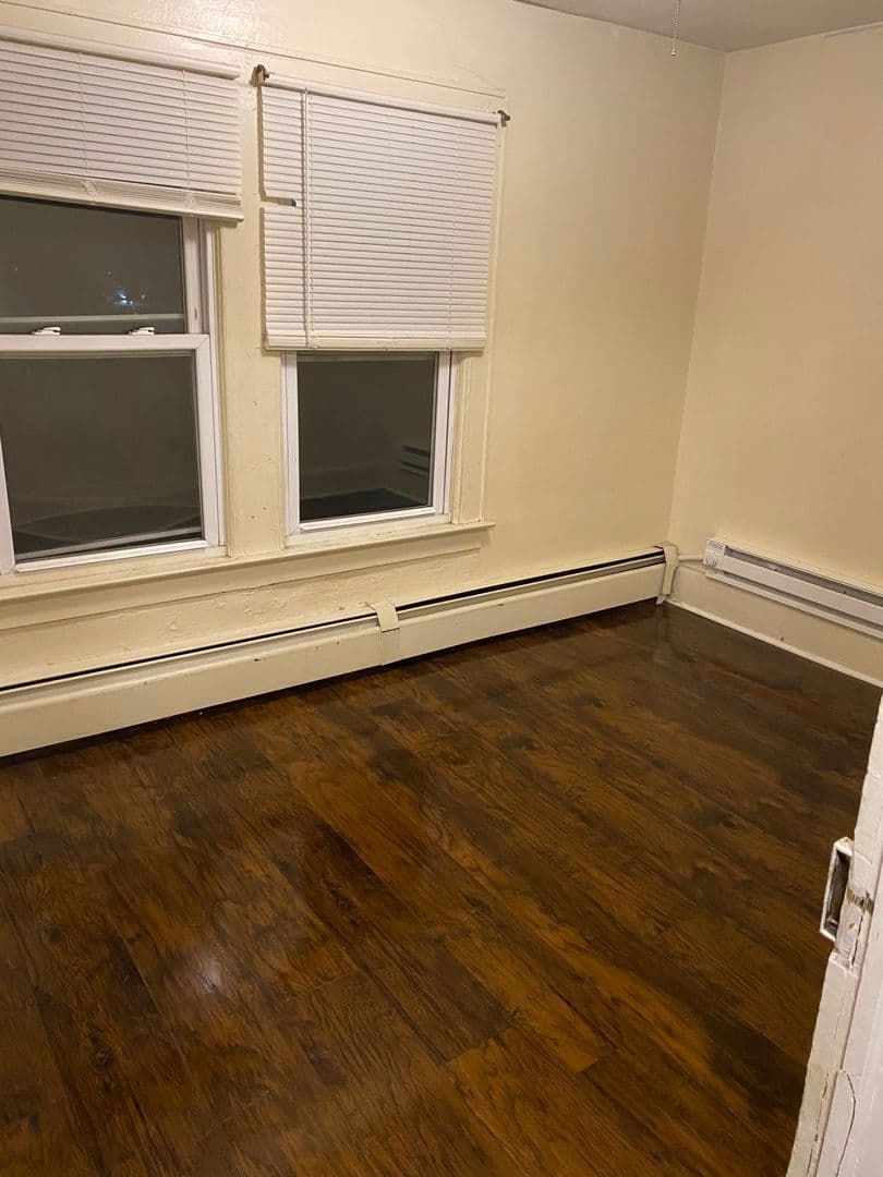 Plains Apartment: 165-167 1st Street