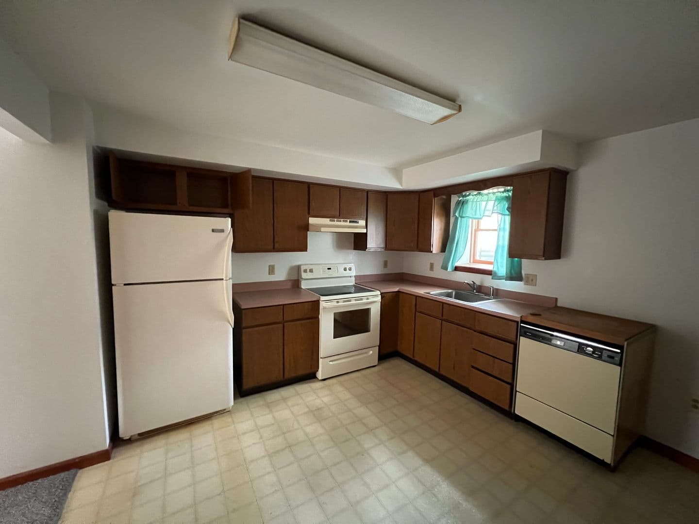 Dunmore Apartment: 301 East Elm Street
