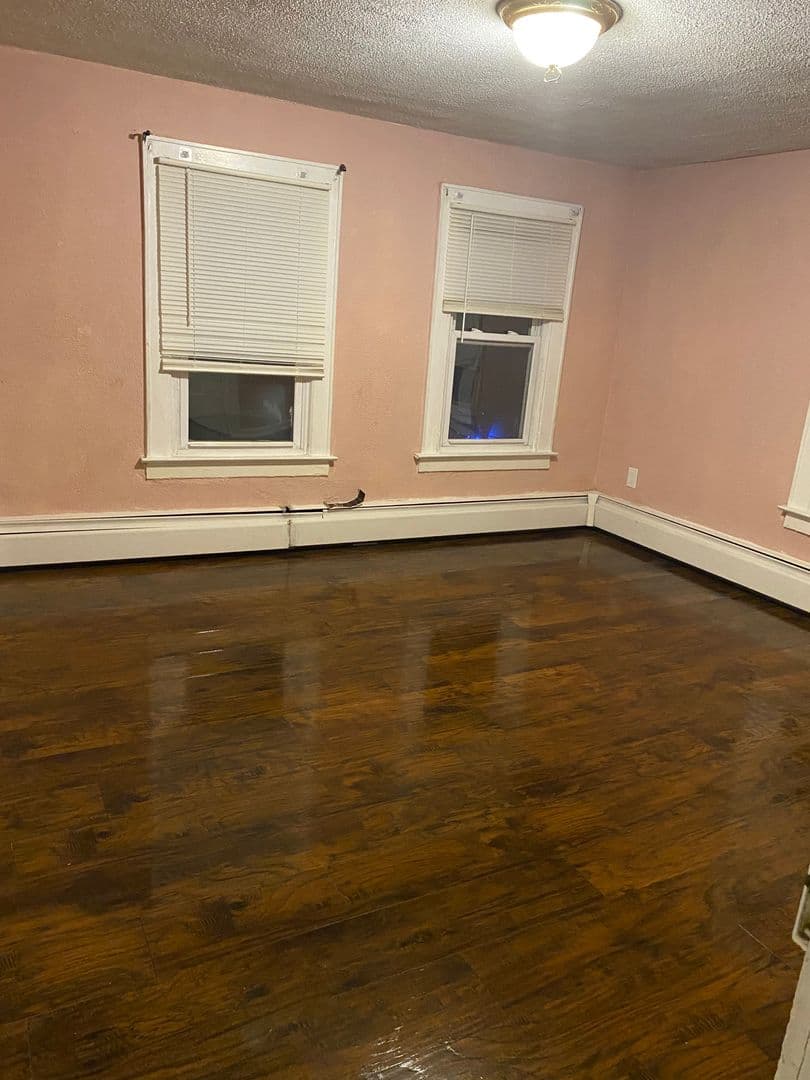 Plains Apartment: 165-167 1st Street