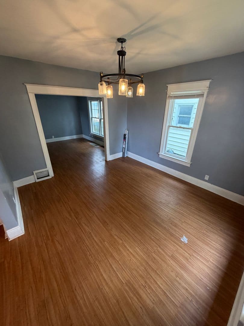 Springfield House: 252 N English