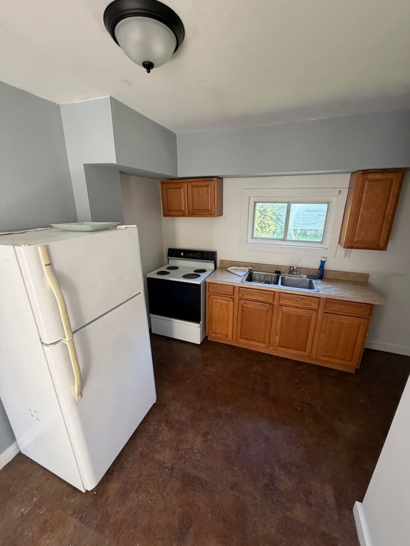Springfield Apartment: 1020 S. 11th Street