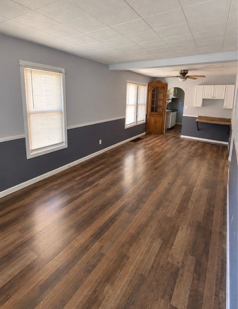 Springfield House: 2812 S Price Ave.