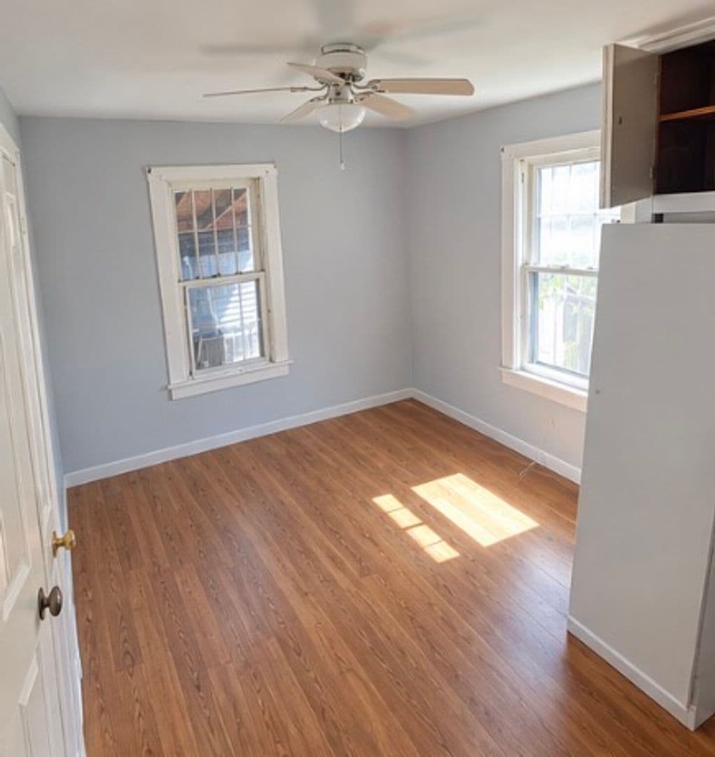 Springfield House: 2812 S Price Ave.