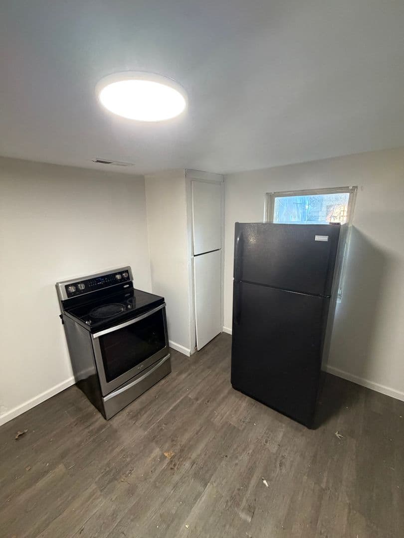 Springfield House: 2640 S Price