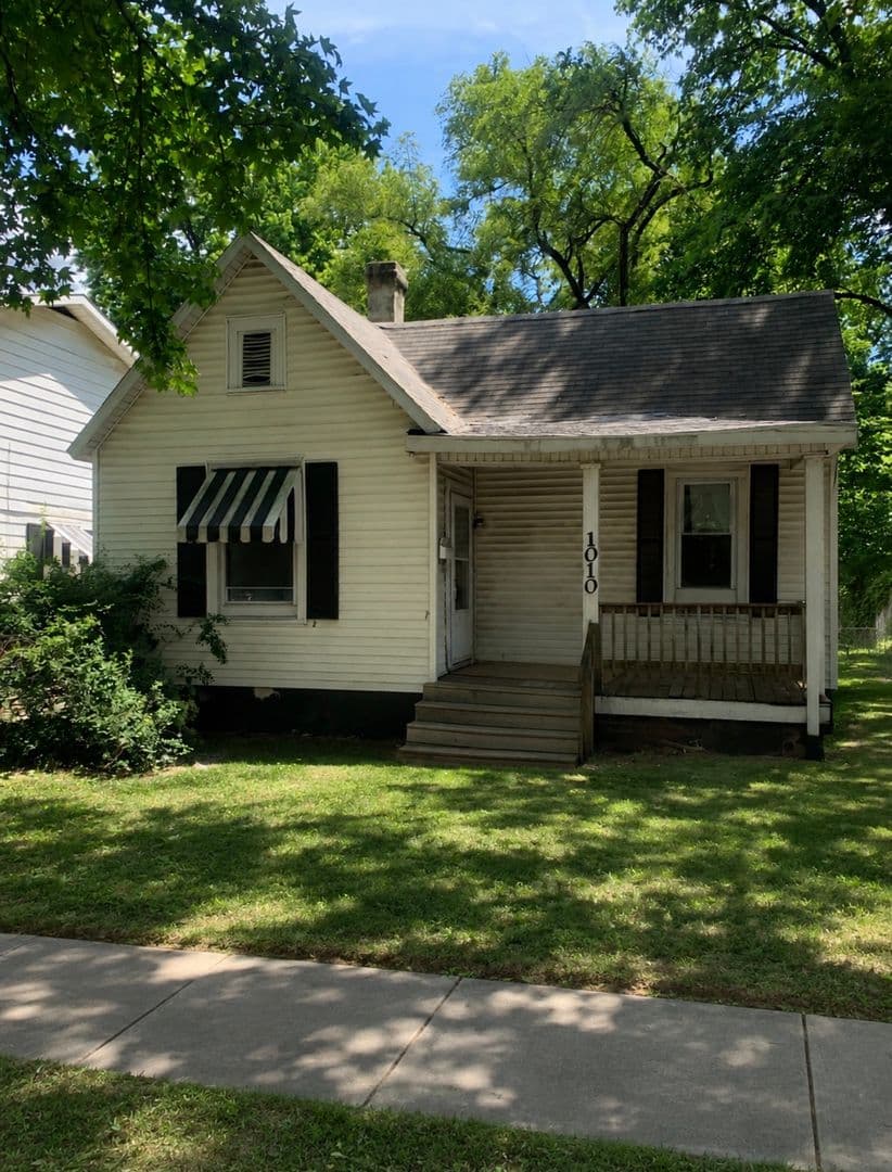 Springfield House: 1010 N 12th