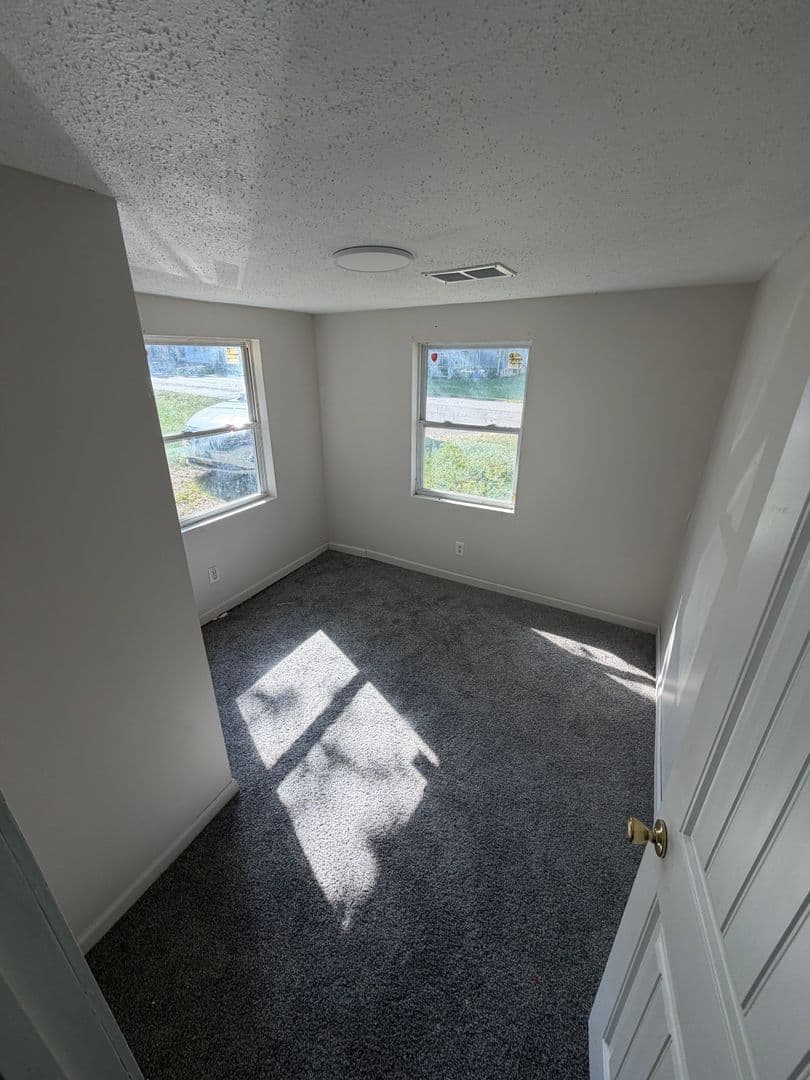 Springfield House: 2640 S Price