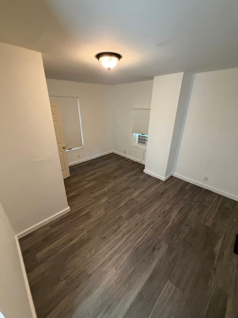 Springfield Apartment: 1020 S. 11th Street