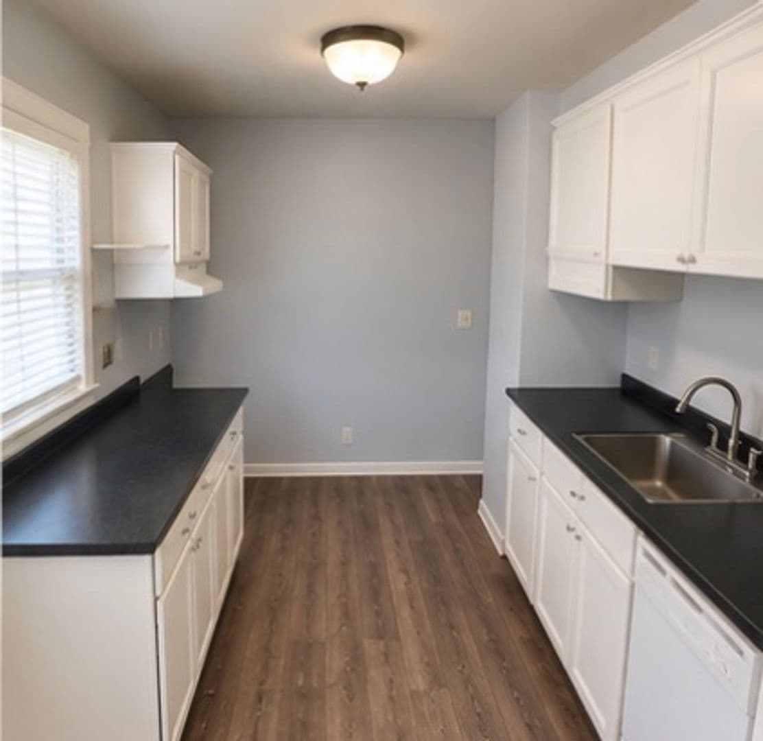 Springfield House: 2812 S Price Ave.