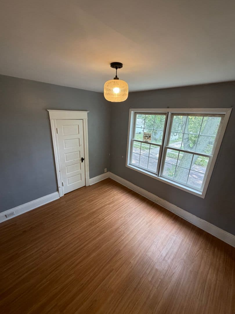 Springfield House: 252 N English