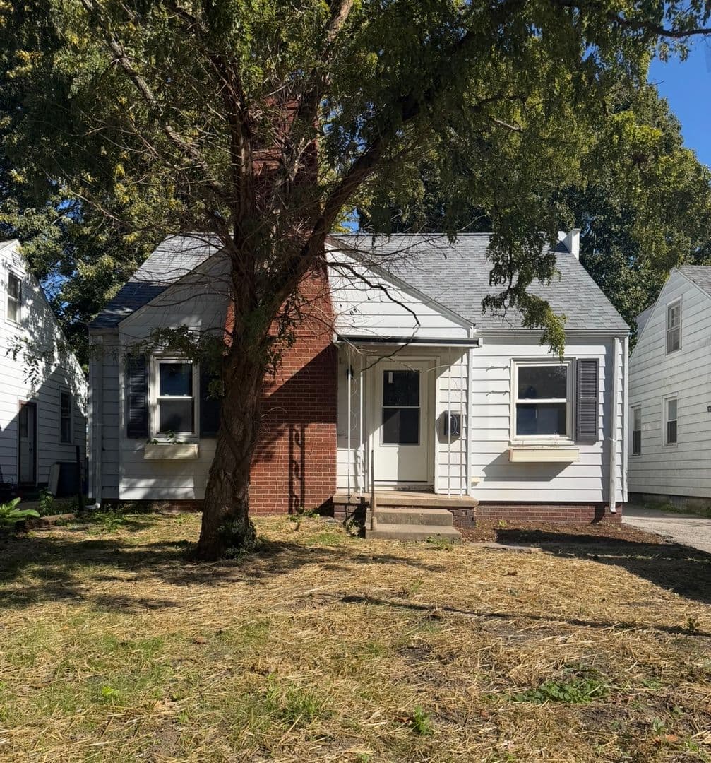 Springfield House: 226 N Illinois