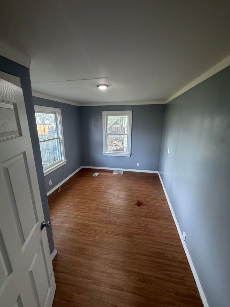 Springfield House: 252 N English