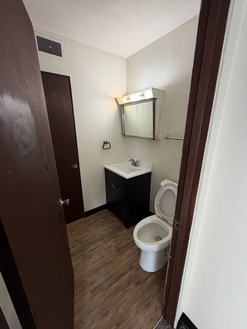 Mason City Apartment: 216-220 3rd Street NE