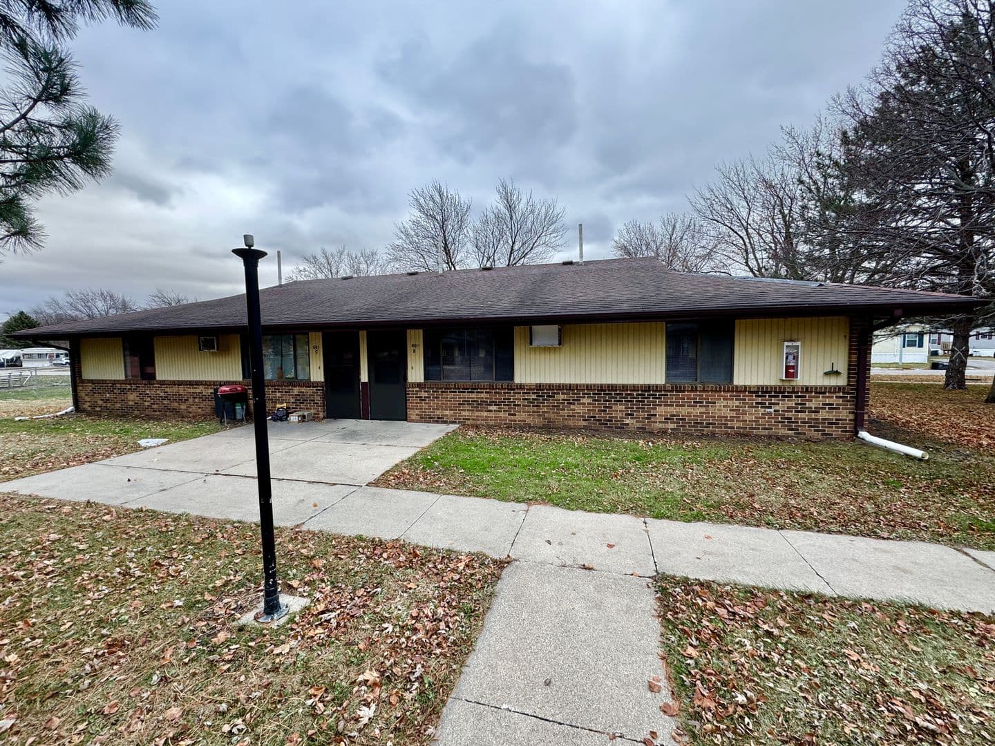 Storm Lake Apartment: 601 W 9th Street