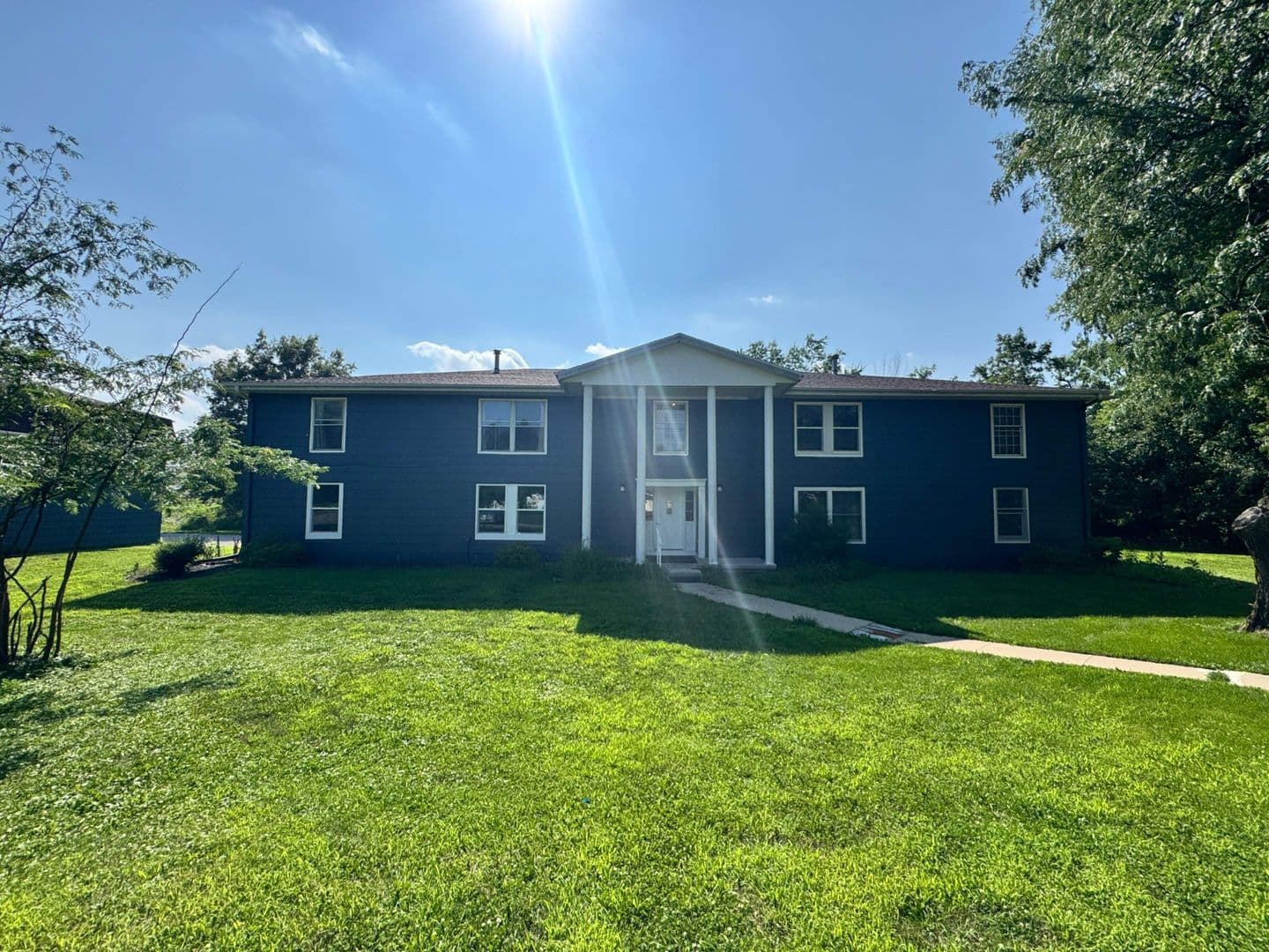 Grinnell Apartment: 101 4th Ave