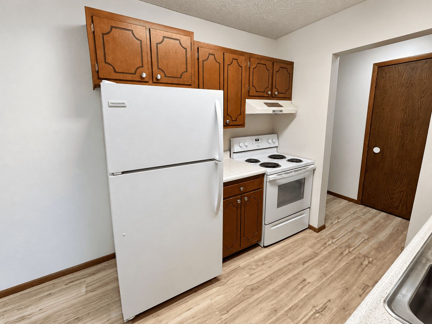 Sioux Falls Apartment: 500 S Kiwanis Ave