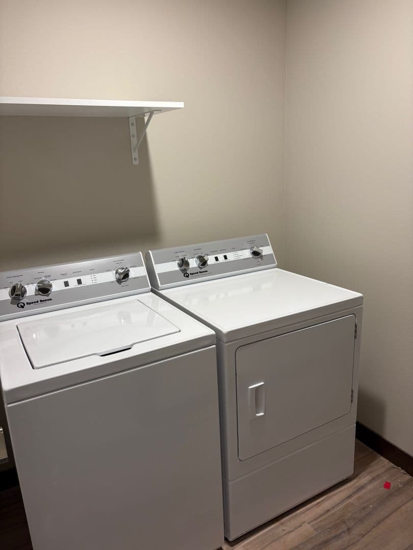Sioux Center Apartment: 1811 11th Ave NE