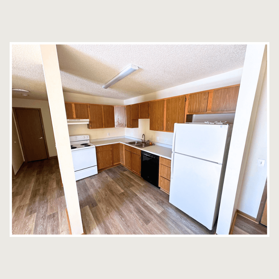 Red Oak Apartment: 2400 North 8th Street