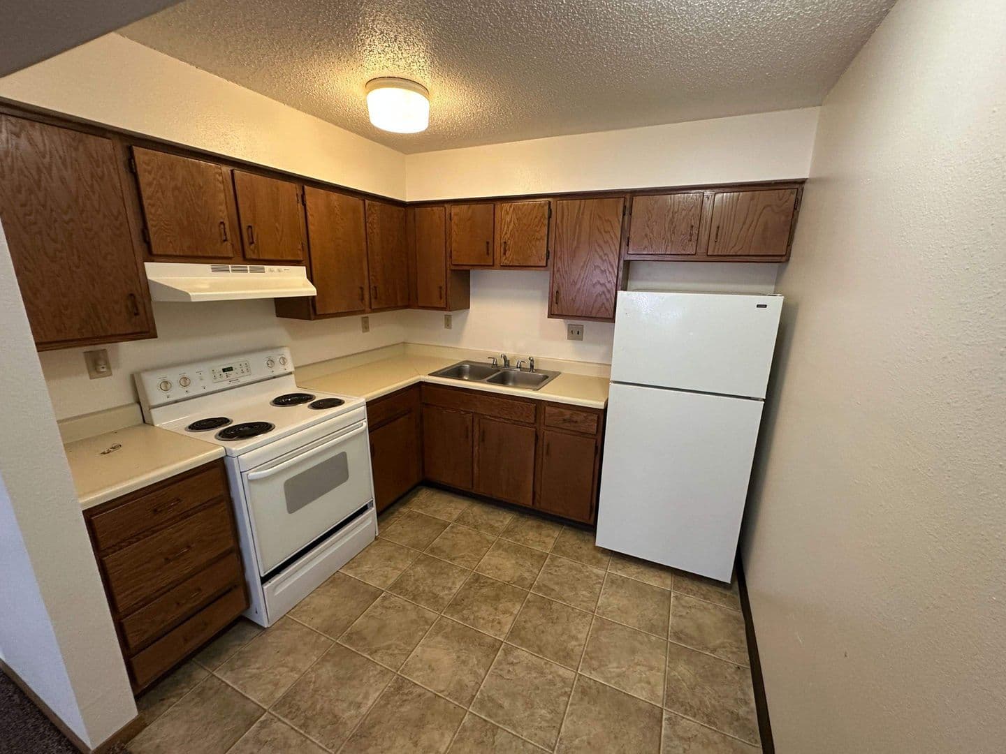 Humboldt Apartment: 805/807/809 11th Ave N