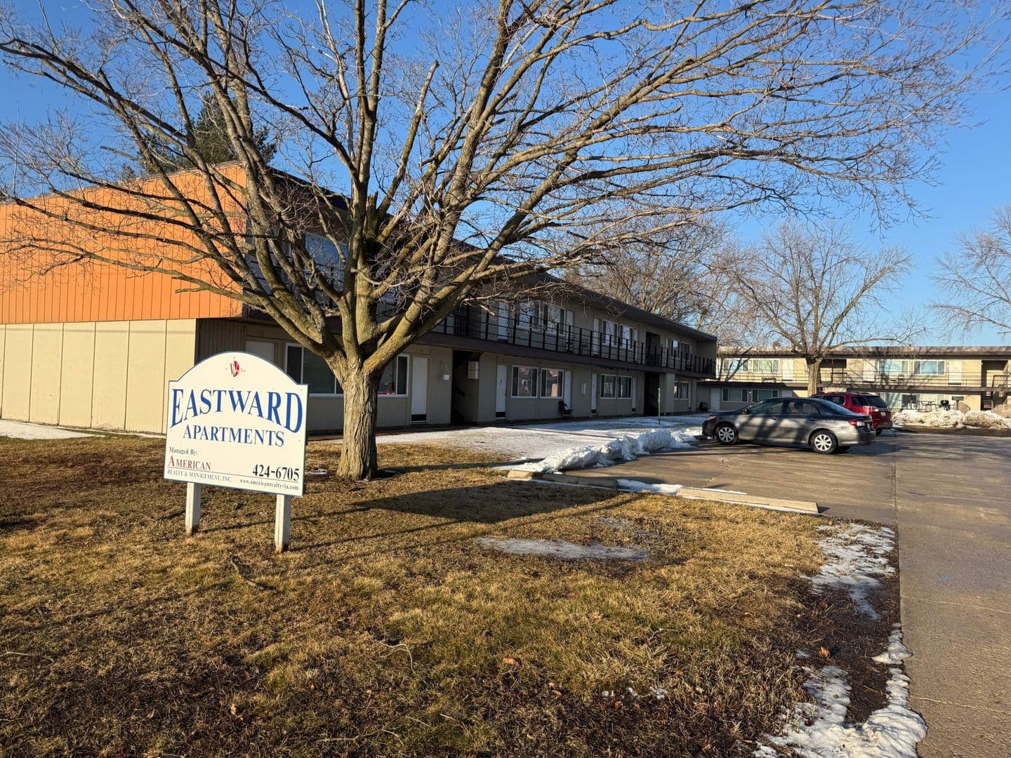Mason City Apartment: 510 S. Illinois Ave.
