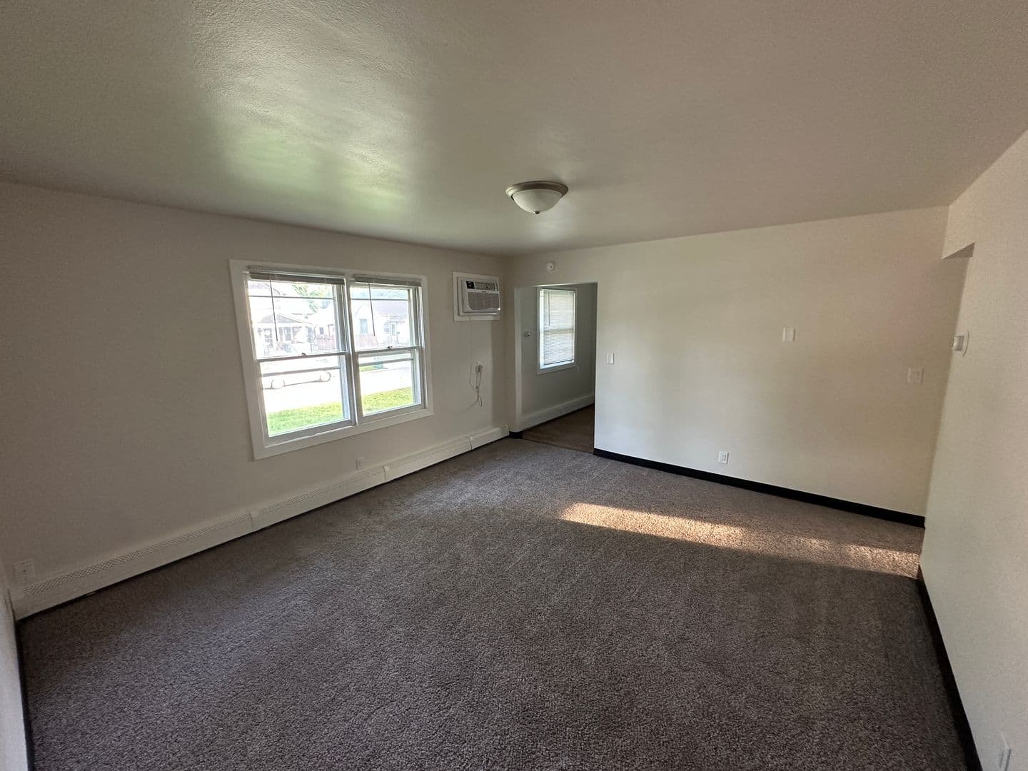 Orange City Apartment: 321 Delaware Avenue SW