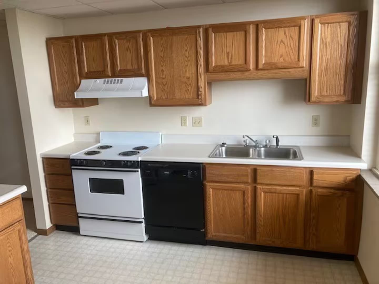 Mason City Apartment: 510 S. Illinois Ave.