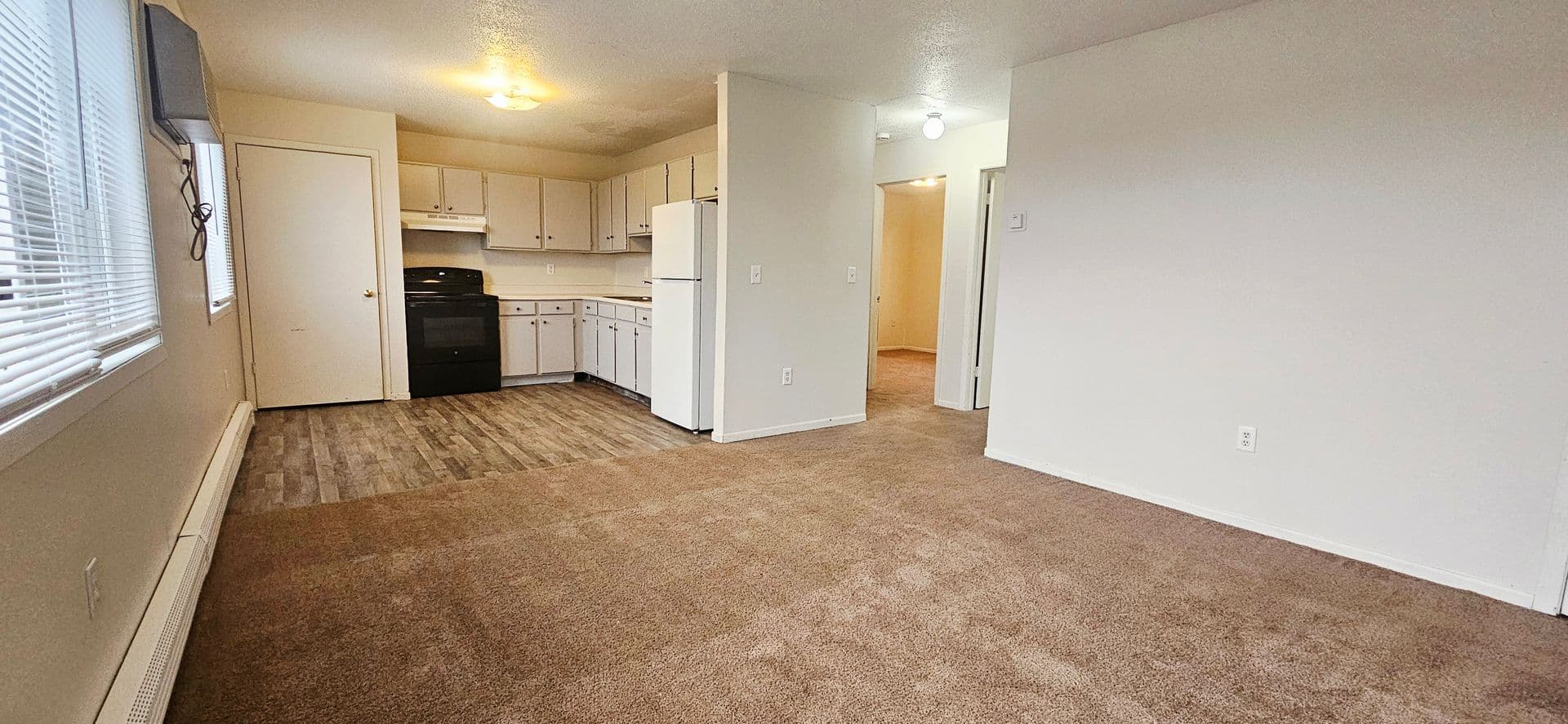 Cedar Rapids Apartment: 2100 Westdale Dr SW